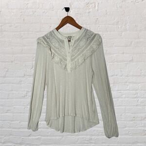 Gimmicks‎ by BKE Lace Henley Top Small Cream Long Sleeve Boho Peasant Style